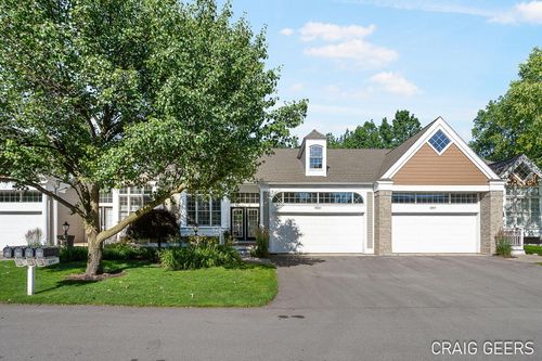 27-2521 Forest Bluff Dr, Grand Rapids, MI, 49546-7557 | Card Image