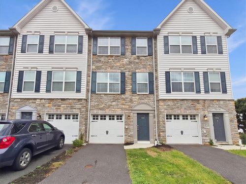 1526 Brookstone Pl, HELLERTOWN, PA, 18055-1174 | Card Image