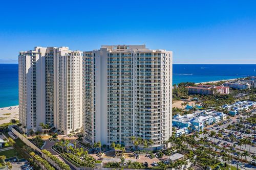 ph-1b-2700 N Ocean Dr, Riviera Beach, FL, 33404-4733 | Card Image