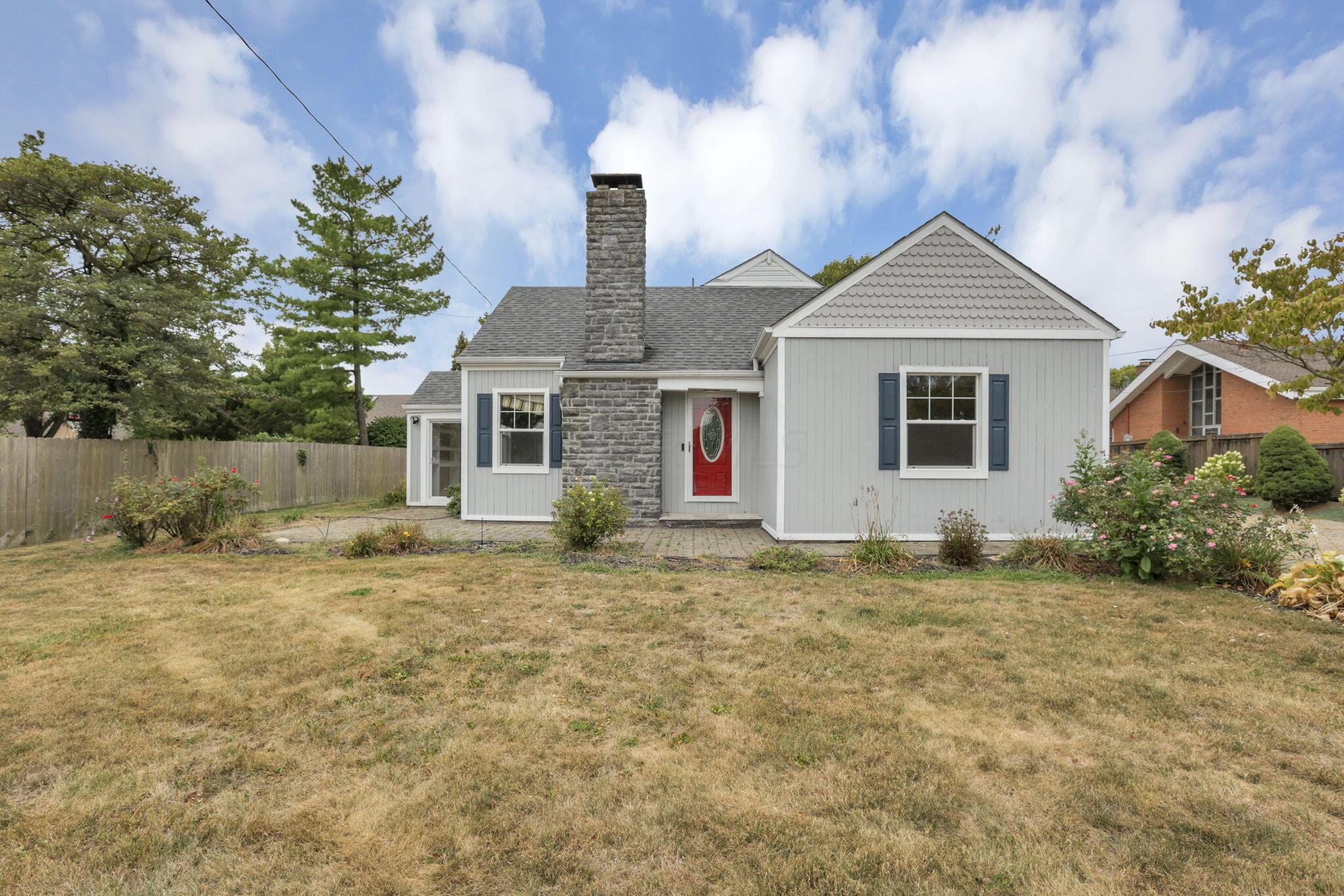 Kenny Rd, Columbus, OH 43220
