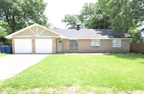 133 N 7th St, Nederland, TX, 77627 | Card Image