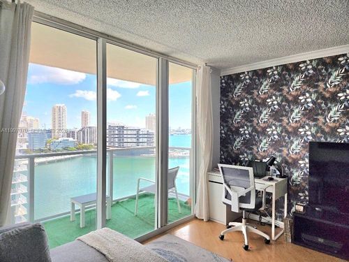 2006-1155 Brickell Bay Dr, Miami, FL, 33131 | Card Image