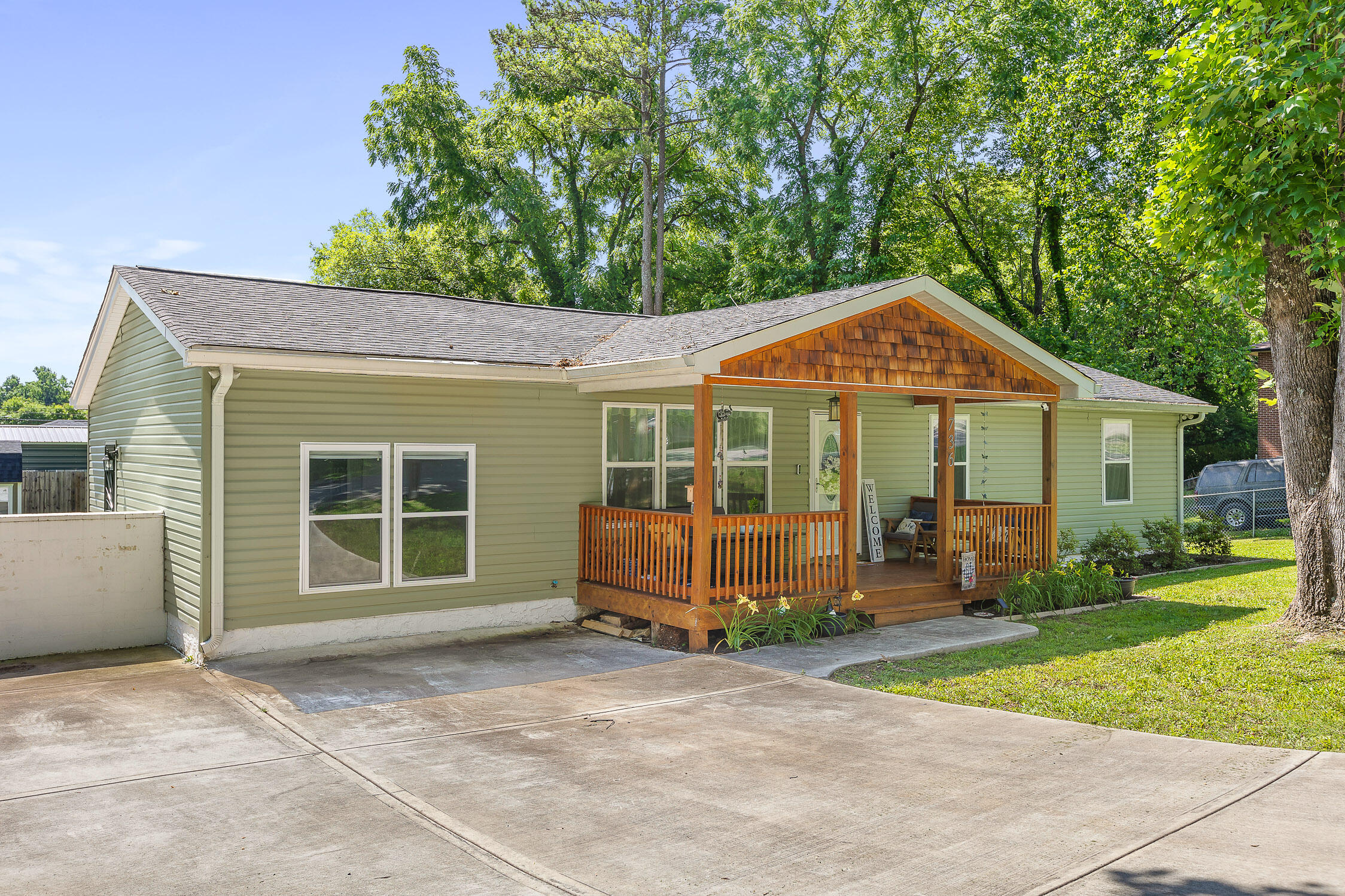 Moore St, Chattanooga, TN 37411