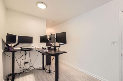 apt-410-5100 N Sheridan Rd, Chicago, IL, 60640-3151 | Card Image