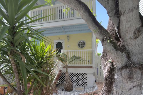 18 Golf Club Dr, Key West, FL, 33040-4377 | Card Image