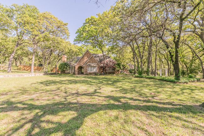 2111 Meadowview Dr, House other with 3 bedrooms, 2 bathrooms and null parking in Keller TX | Image 4