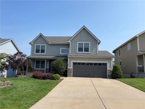 1104 Tamarisk Dr, Leavenworth, KS, 66048-5595 | Card Image