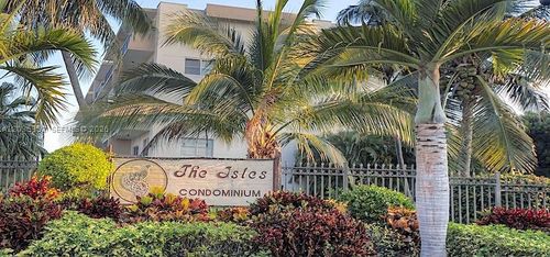 108-250 181st Dr, Sunny Isles Beach, FL, 33160-2731 | Card Image