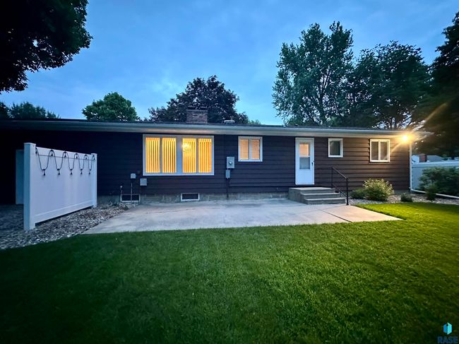 511 W Crawford St, House other with 3 bedrooms, 3 bathrooms and null parking in Luverne MN | Image 38