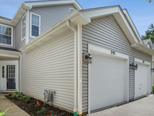295 Hunterdon Ct, Schaumburg, IL, 60194-4924 | Card Image