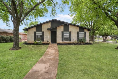 7101 Hardwood Trl, Dallas, TX, 75249-1219 | Card Image