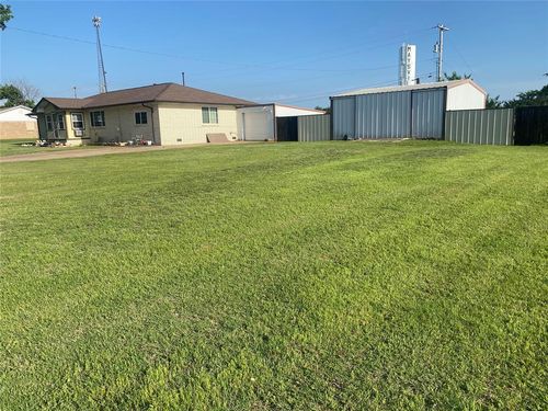 1411 14th St, Maysville, OK, 73057-1012 | Card Image