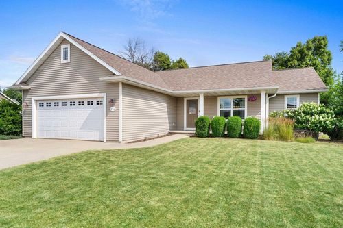 W7146 Glenford Way, Greenville, WI, 54942 | Card Image