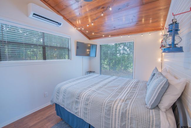 108 E Barker Creek Dr, House other with 3 bedrooms, 2 bathrooms and null parking in Scroggins TX | Image 16