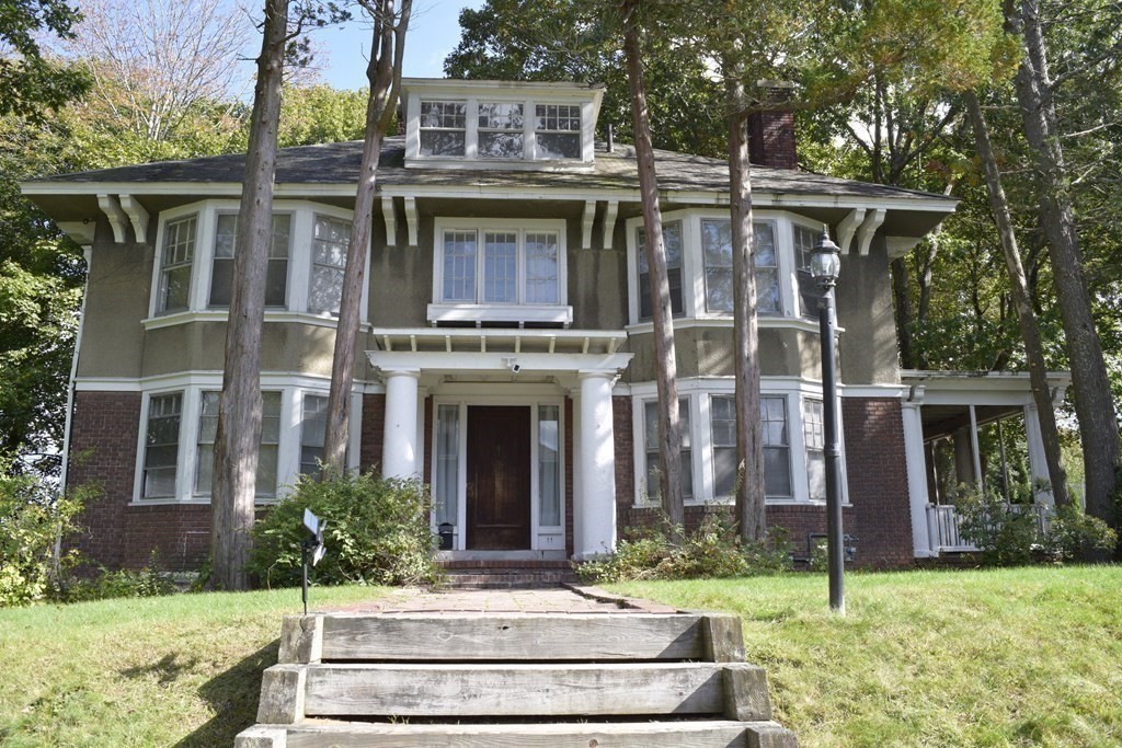 Kenilworth Rd, Worcester, MA 01602