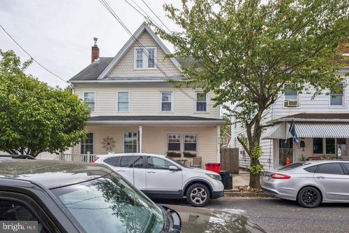 916 Cedar St, BRISTOL, PA, 19007-5214 | Card Image