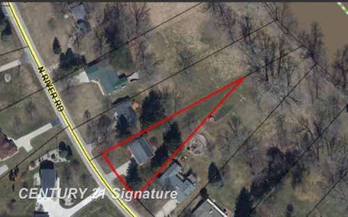 3690 N River Rd, Freeland, MI, 48623-8833 | Card Image