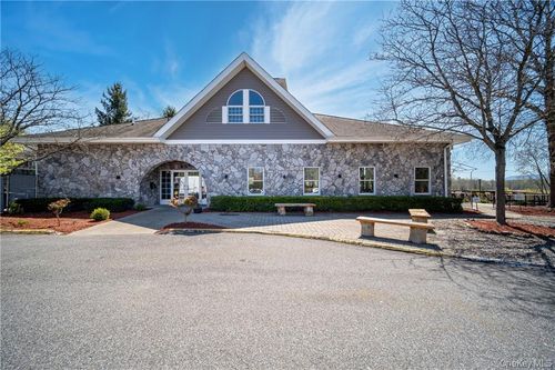 3 Main St, New Paltz, NY, 12561-1742 | Card Image