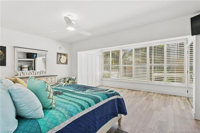 Large sitting space in primary bedroom | Image 13
