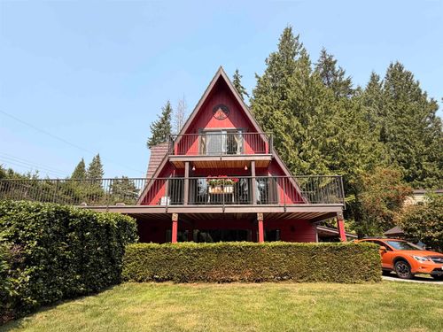6568 Pickleball Crt, Sechelt, BC, V7Z0N3 | Card Image