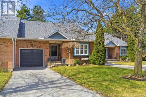 8-10 Elderwood Drive, St. Catharines (Grapeview), ON, L2S3G4 | Card Image