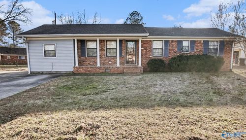 201 Larkwood Dr Sw, Decatur, AL, 35601-6413 | Card Image