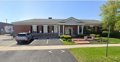 7040 N Ridgeway Ave, Lincolnwood, IL, 60712-2620 | Card Image