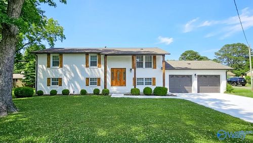 105 Strong Cir Se, Huntsville, AL, 35802-3421 | Card Image