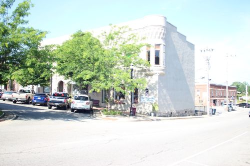 apt-3-119 W Court Sq, Mc Minnville, TN, 37110-2660 | Card Image