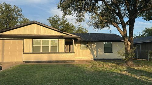 1102 Vegas Dr, Garland, TX, 75042-5519 | Card Image