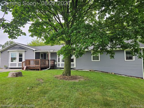 252 Pinewood Dr, Fowlerville, MI, 48836-9518 | Card Image