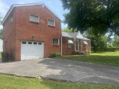 2108 Elena Dr, Chattanooga, TN, 37406-2334 | Card Image