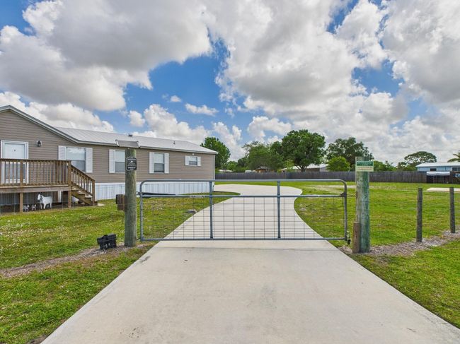2452 Se 21 St Ter, House other with 4 bedrooms, 2 bathrooms and null parking in OKEECHOBEE FL | Image 51
