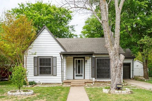 617 Wilson St, Lancaster, TX, 75146-2437 | Card Image
