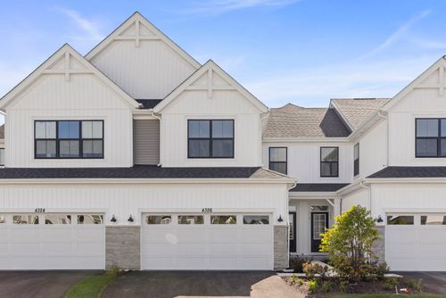 4326 Chelsea Manor Cir, Aurora, IL, 60504-3274 | Card Image