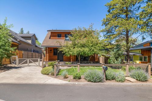 1252 Nw Ithaca Ave, Bend, OR, 97703-2221 | Card Image