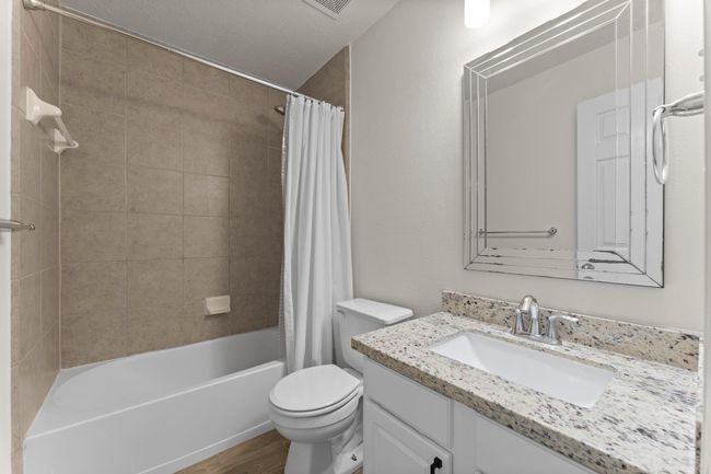 Secondary Bath | Image 9