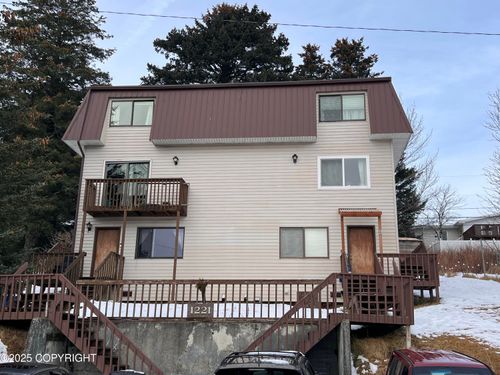 1221 Larch Street, Kodiak, AK, 99615 | Card Image