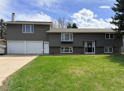 1511 Eckerson Dr, Worthington, MN, 56187-1305 | Card Image