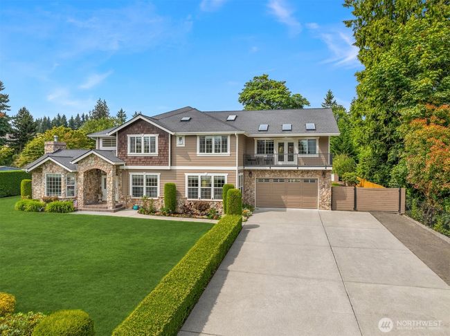 Large driveway to fit 10+ cars | Image 39