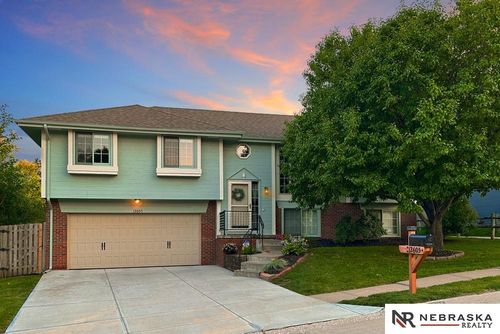 12605 Meredith Ave, Omaha, NE, 68164-6906 | Card Image