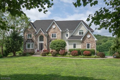 11 Trout Brook Ct, Chester, NJ, 07930-3232 | Card Image