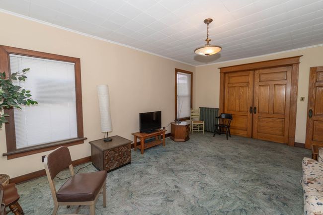 301 W Jackson Blvd, Home with 6 bedrooms, 3 bathrooms and null parking in Elkhart IN | Image 6