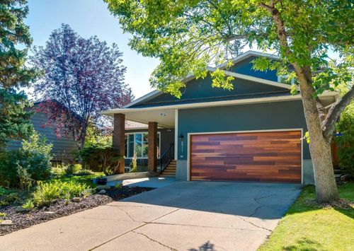 871 Oakside Cir Sw, Calgary, AB, T2V4P6 | Card Image