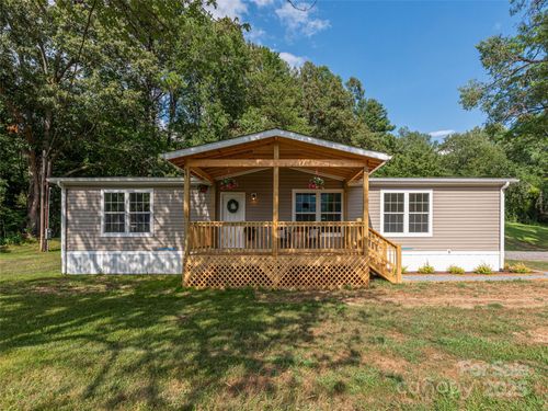15 Joe Davis Rd, Sylva, NC, 28779-9580 | Card Image