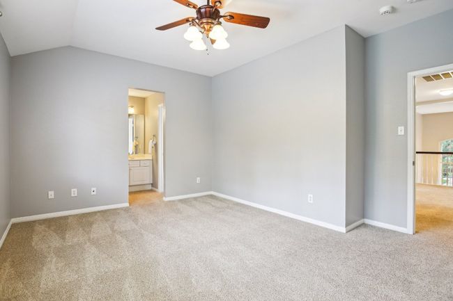 Ideal spaces for guest rooms, creative studios, or home offices. | Image 29