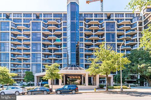 219-1530 Key Blvd, ARLINGTON, VA, 22209-1533 | Card Image