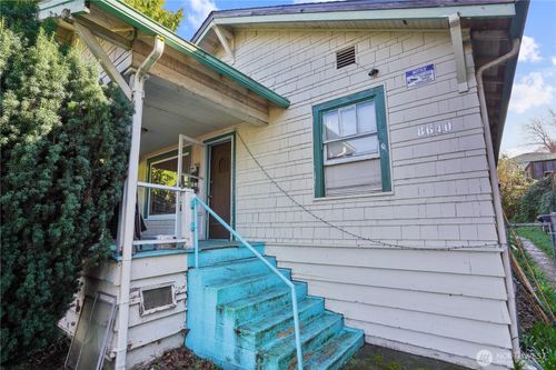8640 Delridge Way Sw, Seattle, WA, 98106-2273 | Card Image