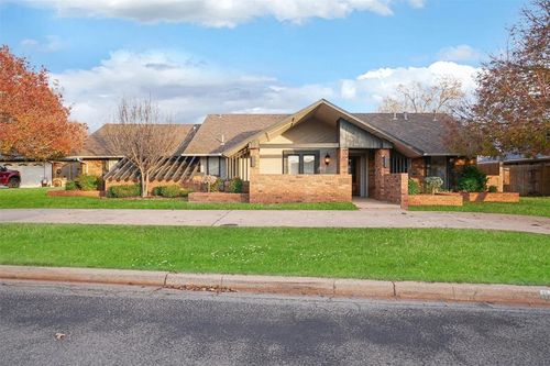1640 Crestview Dr, Cordell, OK, 73632-1413 | Card Image