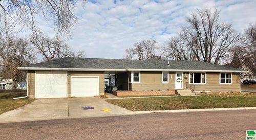 210 E Maple St., Beresford, SD, 57004 | Card Image